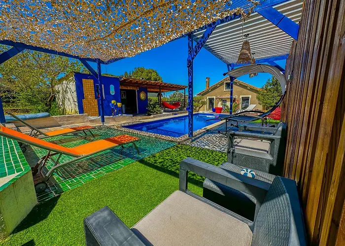 Loft Modern Avec Jardin Piscine Et Pool House